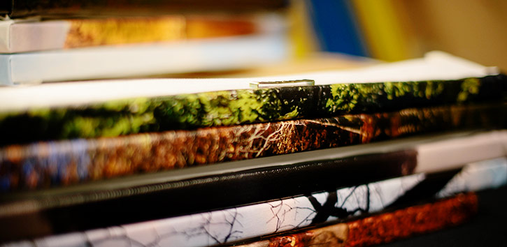 Easily customize your photos for canvas prints.